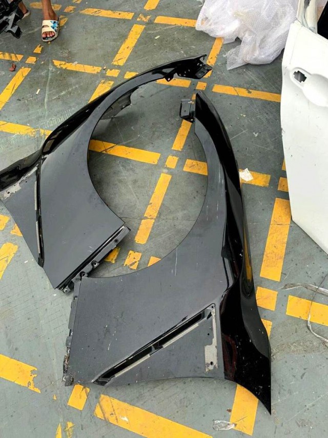 日产 GT-R  GTR叶子板拆车件 原装进口