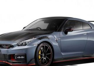 日产GT-R拆车件客服台