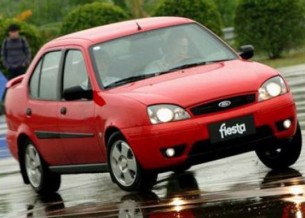 2004款 1.6L 手动舒适型拆车件客服台