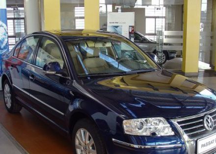 2007款 1.8T 手动豪华型拆车件客服台