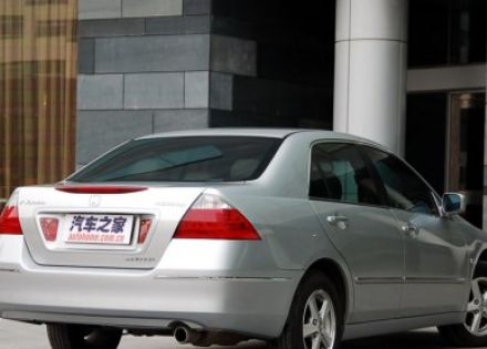 2006款 2.4L 豪华版拆车件客服台