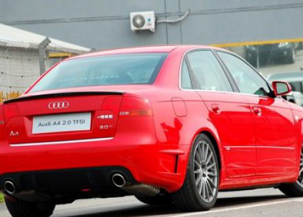2007款 2.0T 自动舒适型拆车件客服台