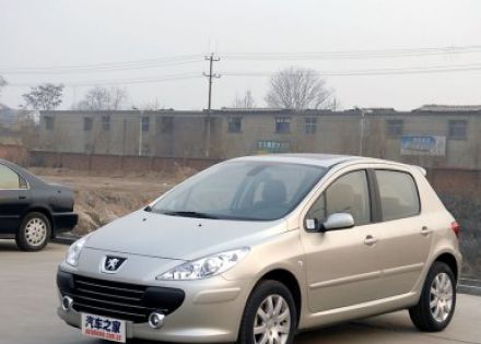 2008款 两厢 2.0L 自动雅致版拆车件客服台