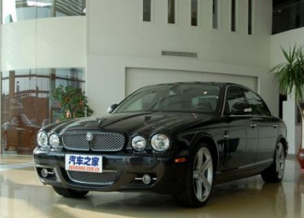 2008款 XJ8L 4.2皇家加长版拆车件客服台