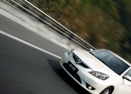 2009款 三厢 1.5L 手动标准型拆车件客服台
