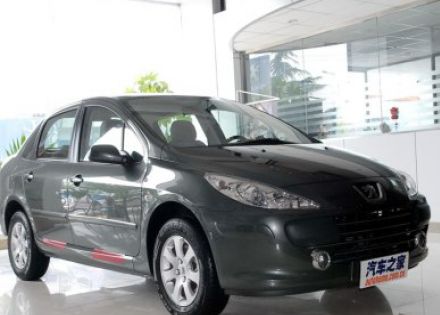2009款 三厢 1.6L 手动爱乐版拆车件客服台