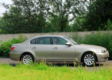2010款 530Li 豪华型拆车件客服台