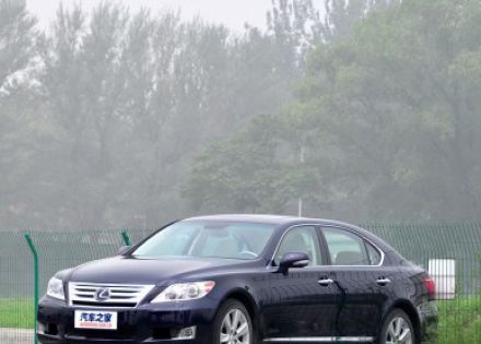 2010款 600hL拆车件客服台