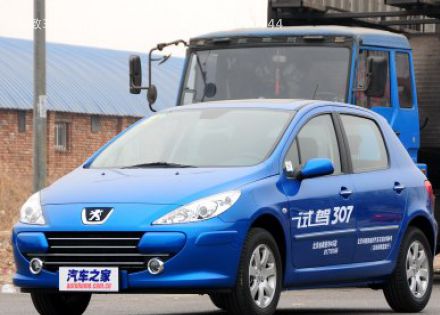 2012款 两厢 1.6L 自动舒适版拆车件客服台