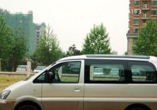 2008款 Q8 2.4L AT长轴舒适版拆车件客服台
