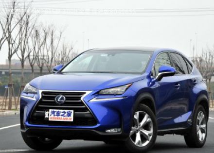 2015款 300h 全驱 锋芒版拆车件客服台
