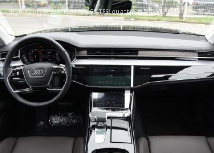 2019款 改款 Plus A8L 55 TFSI quattro 尊贵型拆车件客服台