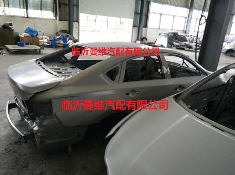 东风 日产 西玛  发动机 车壳