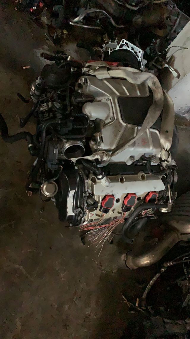 奥迪A8发动机纯拆拆车件