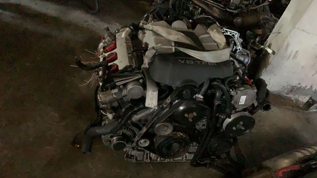 奥迪A8发动机纯拆拆车件