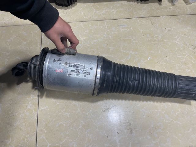 奥迪S8底盘件减震器纯拆拆车件