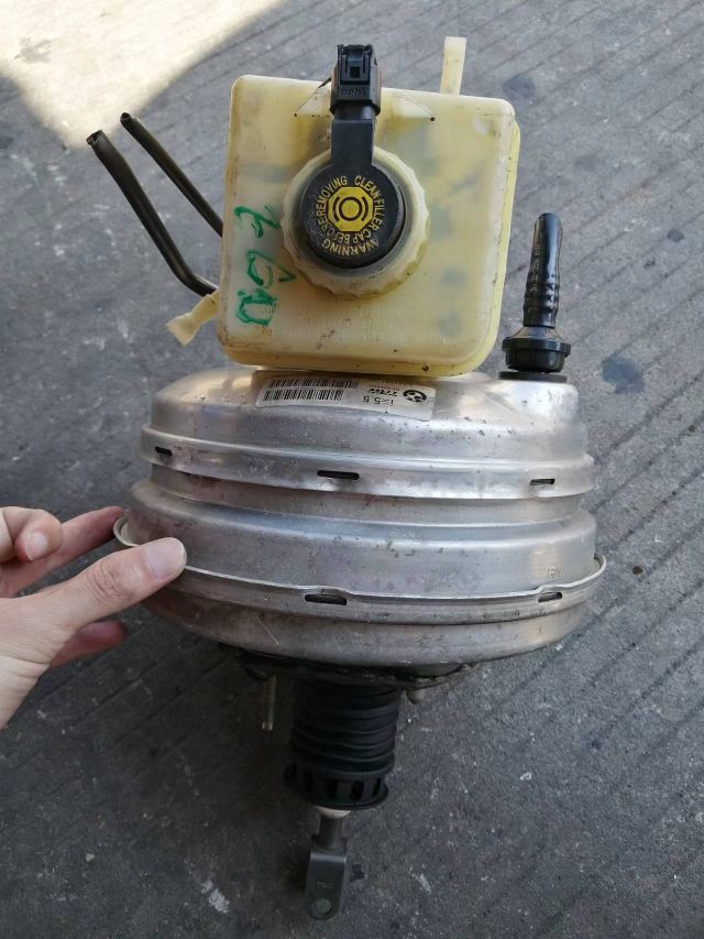 宝马 5系 底盘件 刹车泵